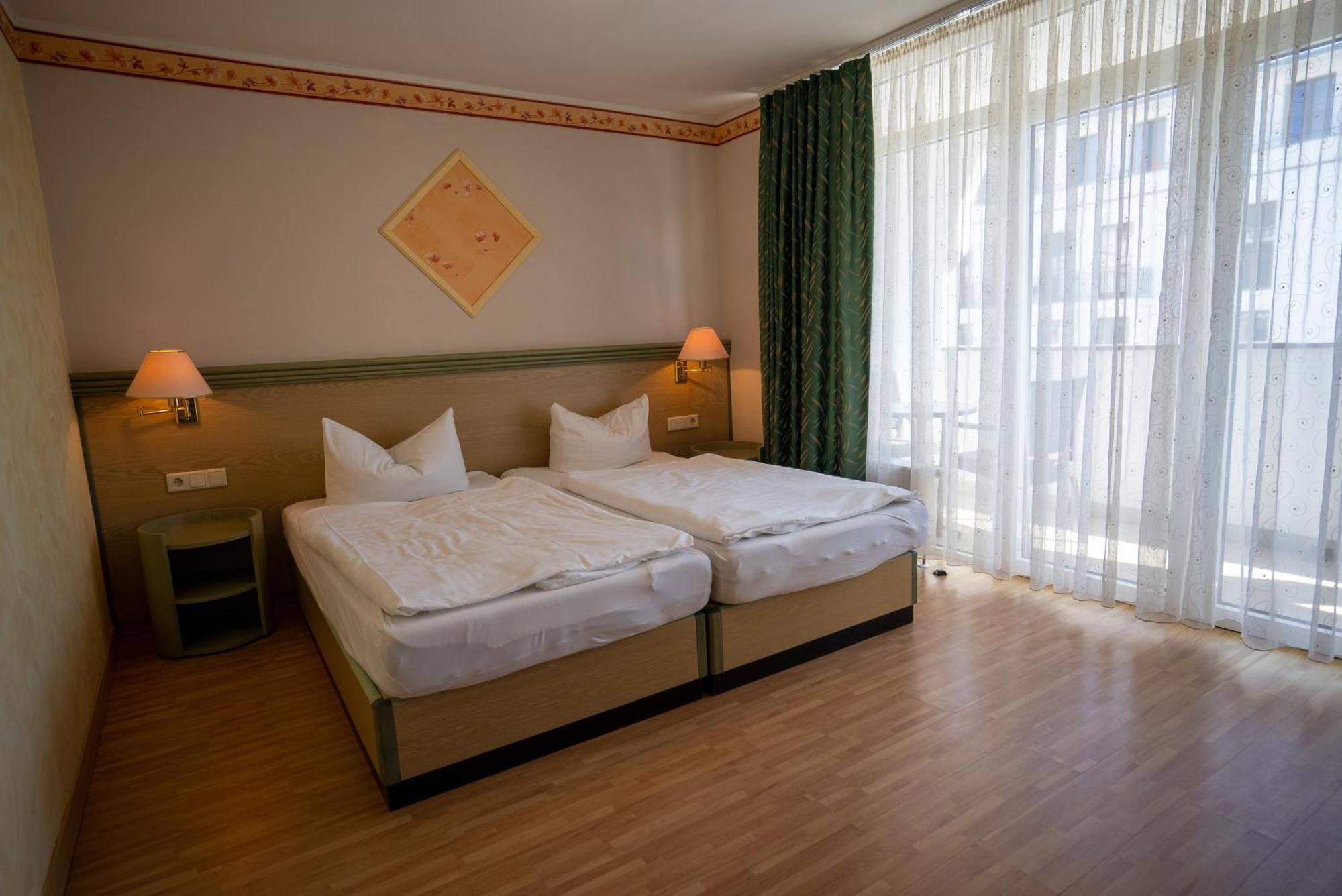 Hotel Esplanade & Aparthotel Rialto Binz Ngoại thất bức ảnh